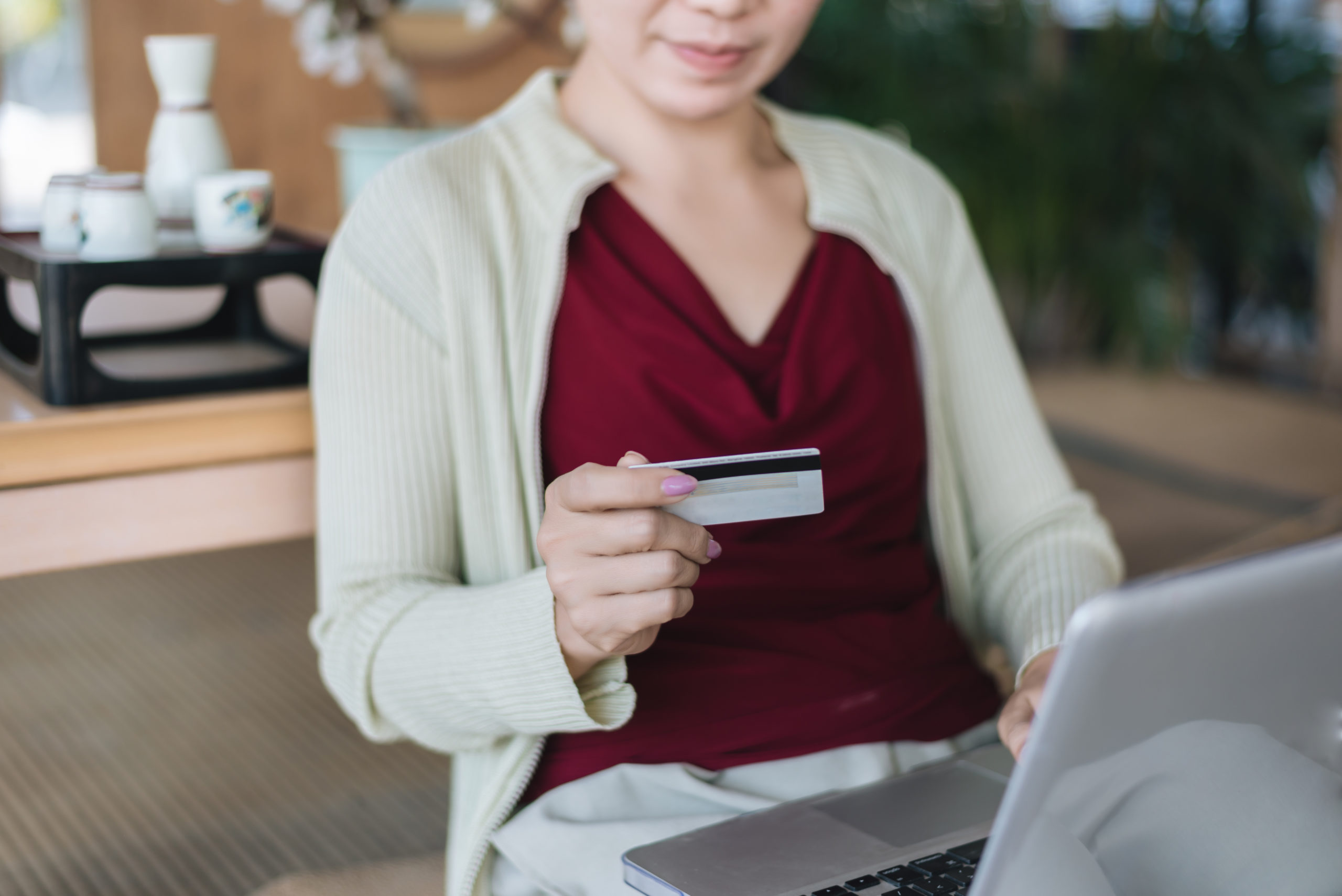 Shopify vs WooCommerce: Which is the Best E-Commerce Platform for Your Business?